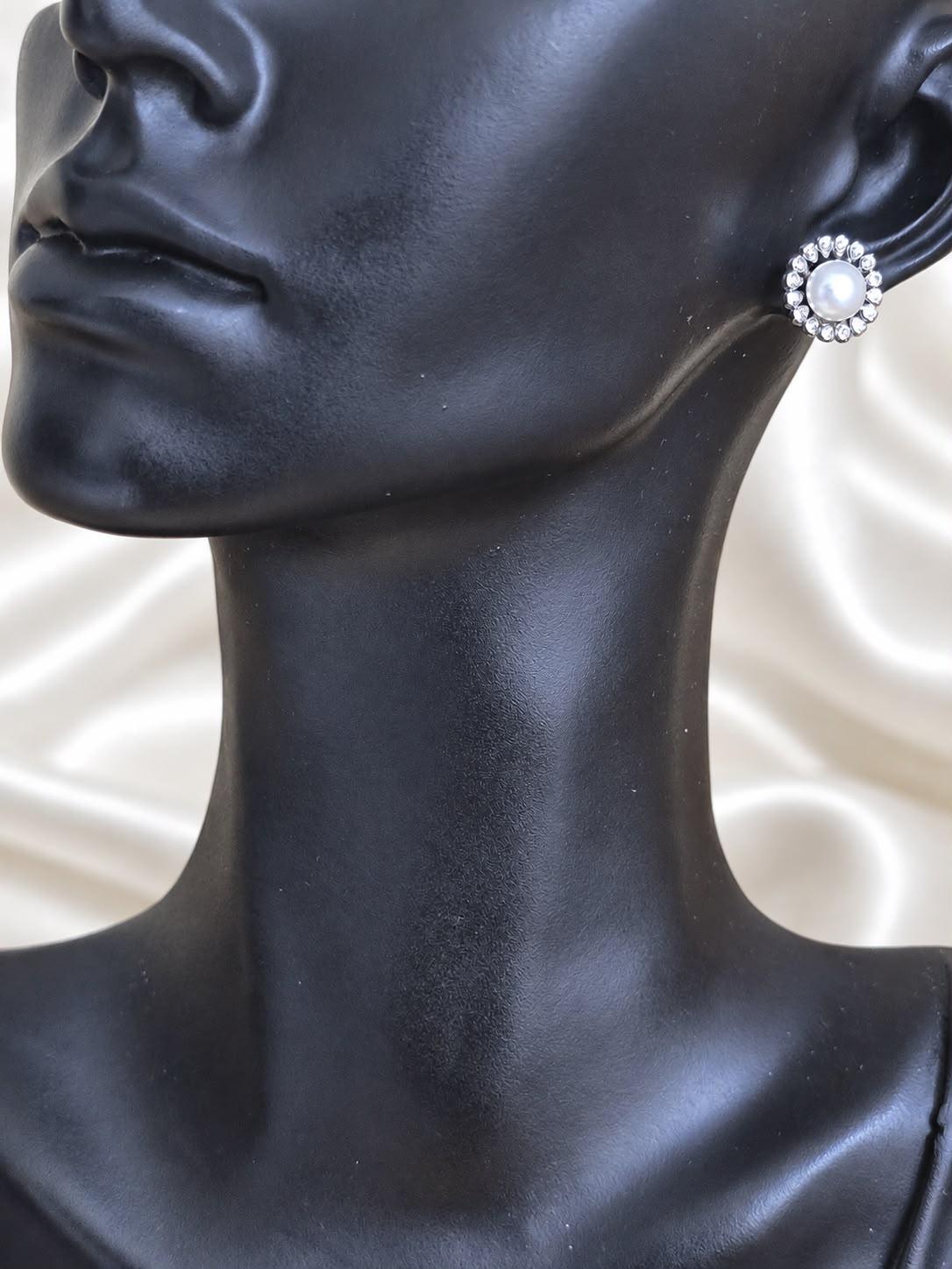 AE-ER-003 - Pearl Rosette Studs