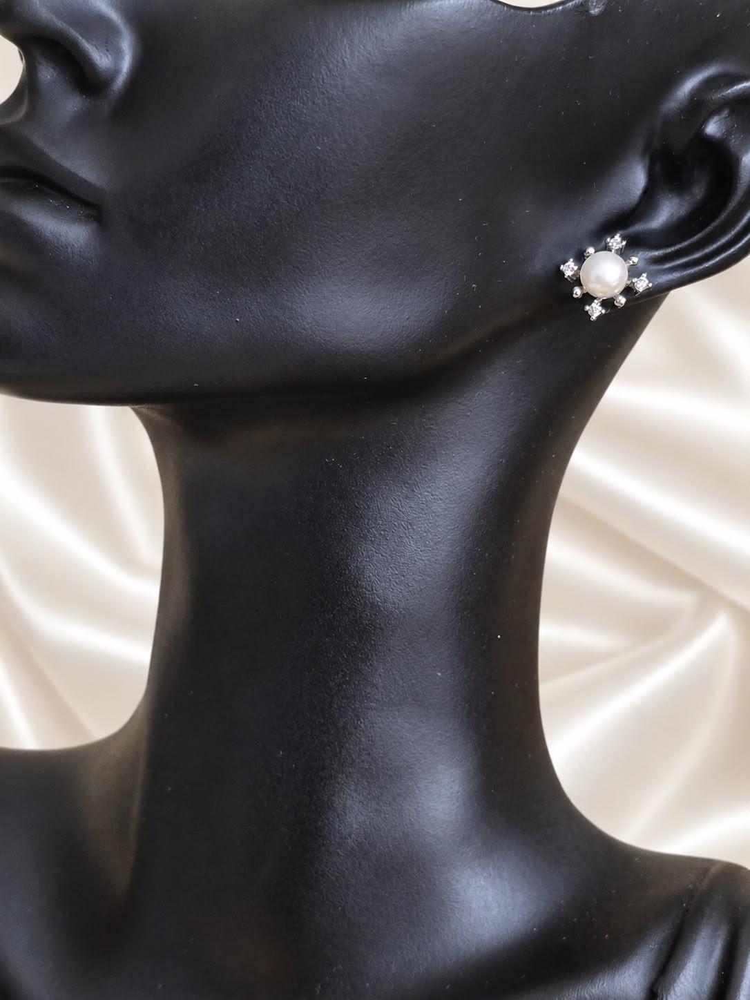 AE-ER-004 - Thuraya Pearl Stud